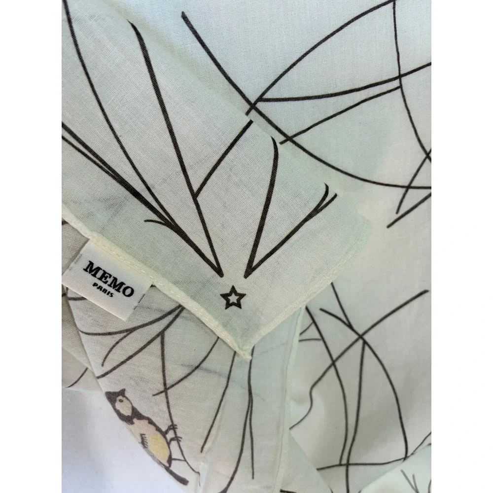 Memo Paris Scarf Bird Star Graphic Print Womens OS White Excellent